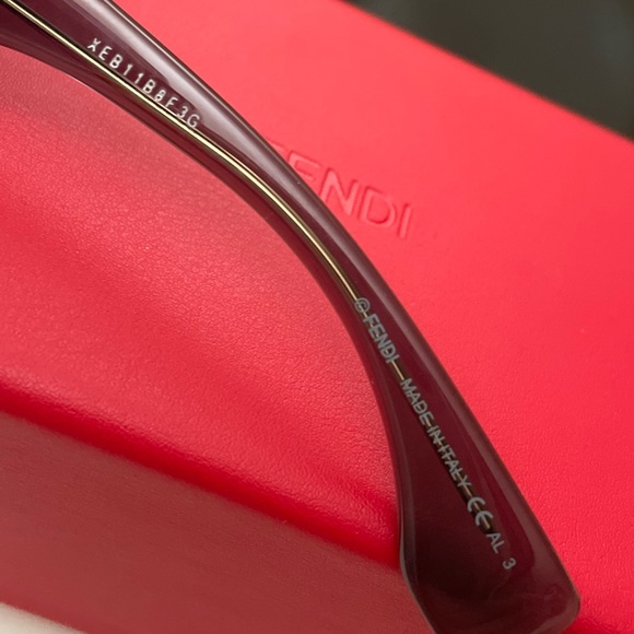 ❗️SOLD❗️Fendi sunglasses - Picture 7 of 7